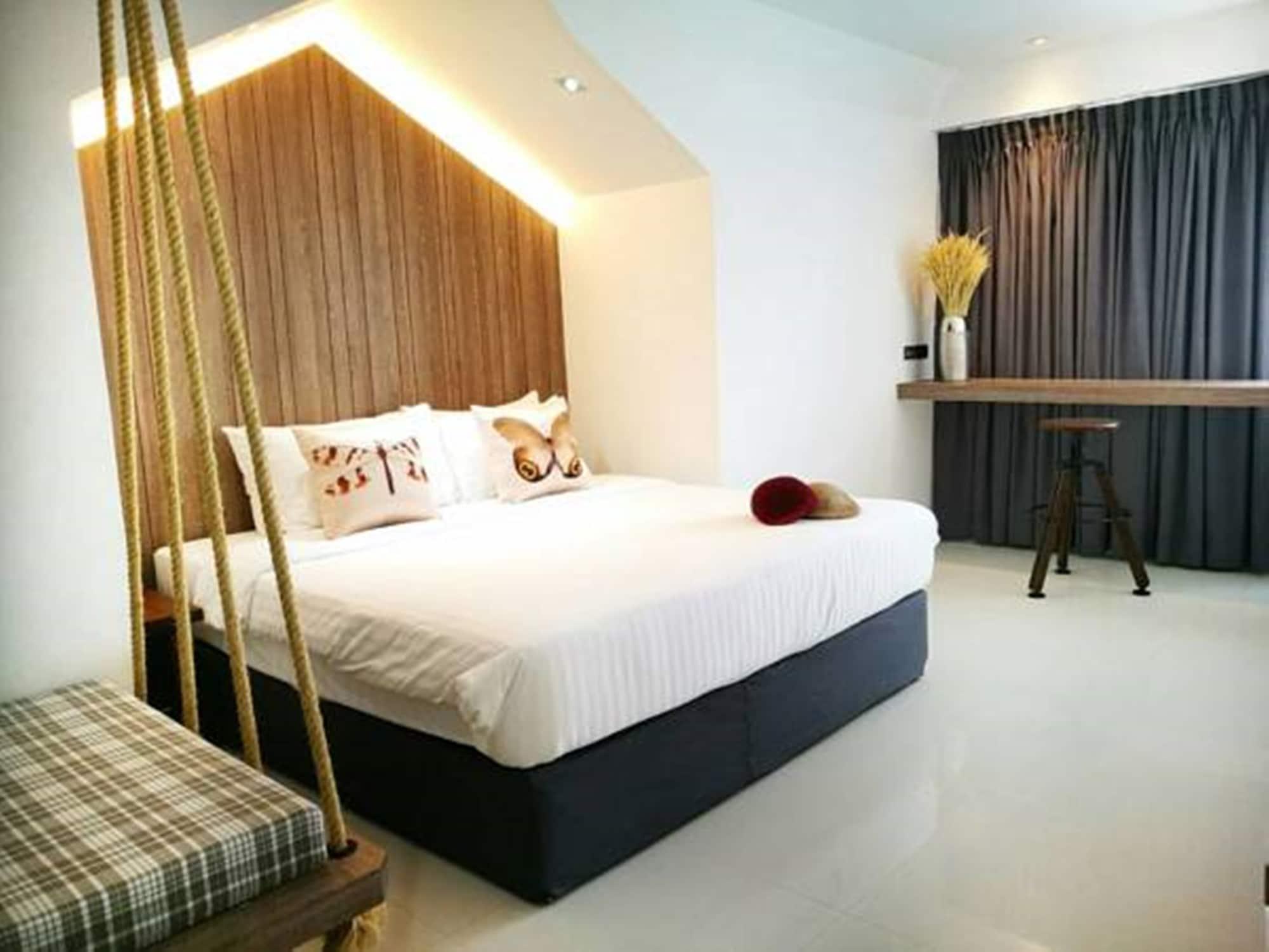 Bossotel Chiang Mai Exterior photo